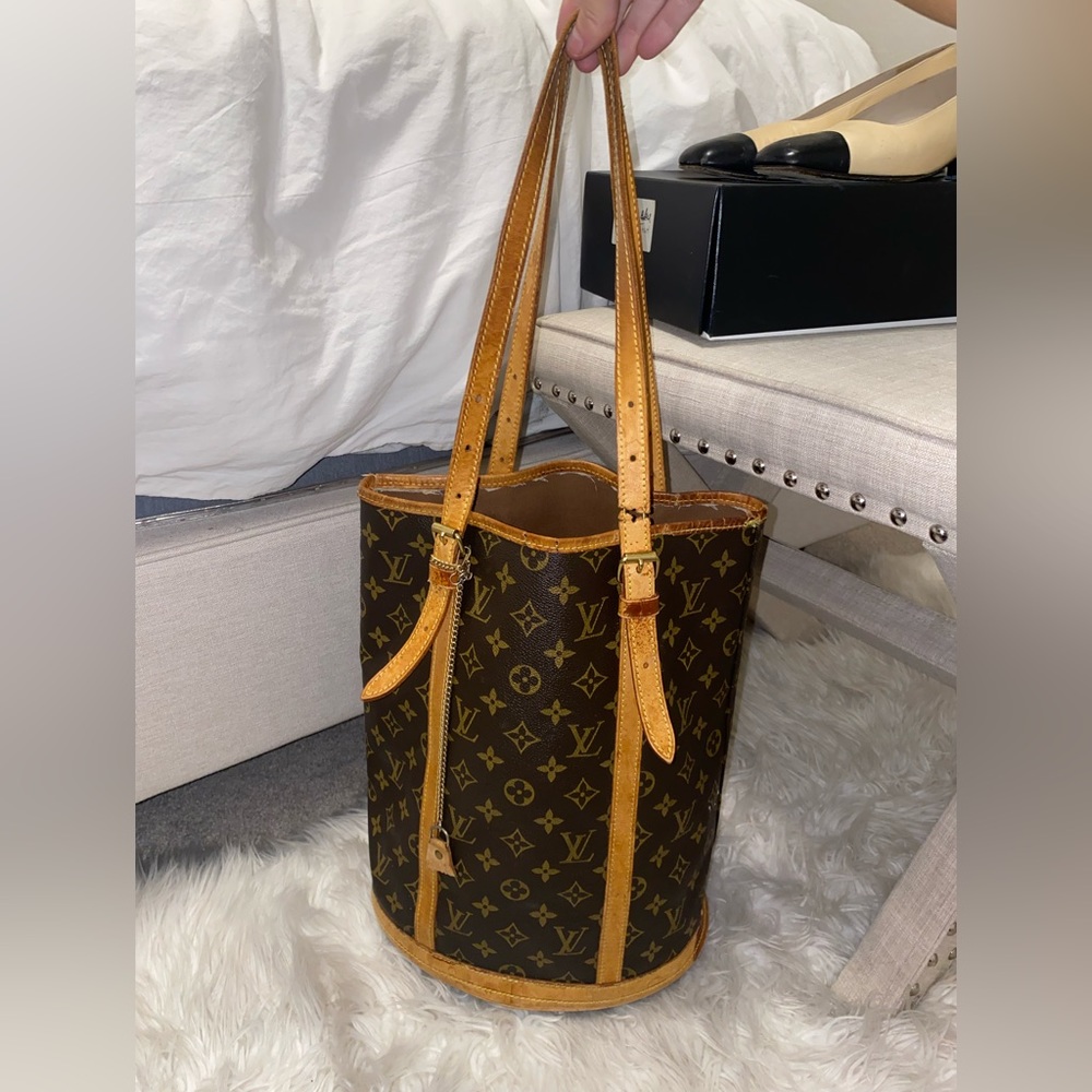 Louis Vuitton Bucket Leather Handbag